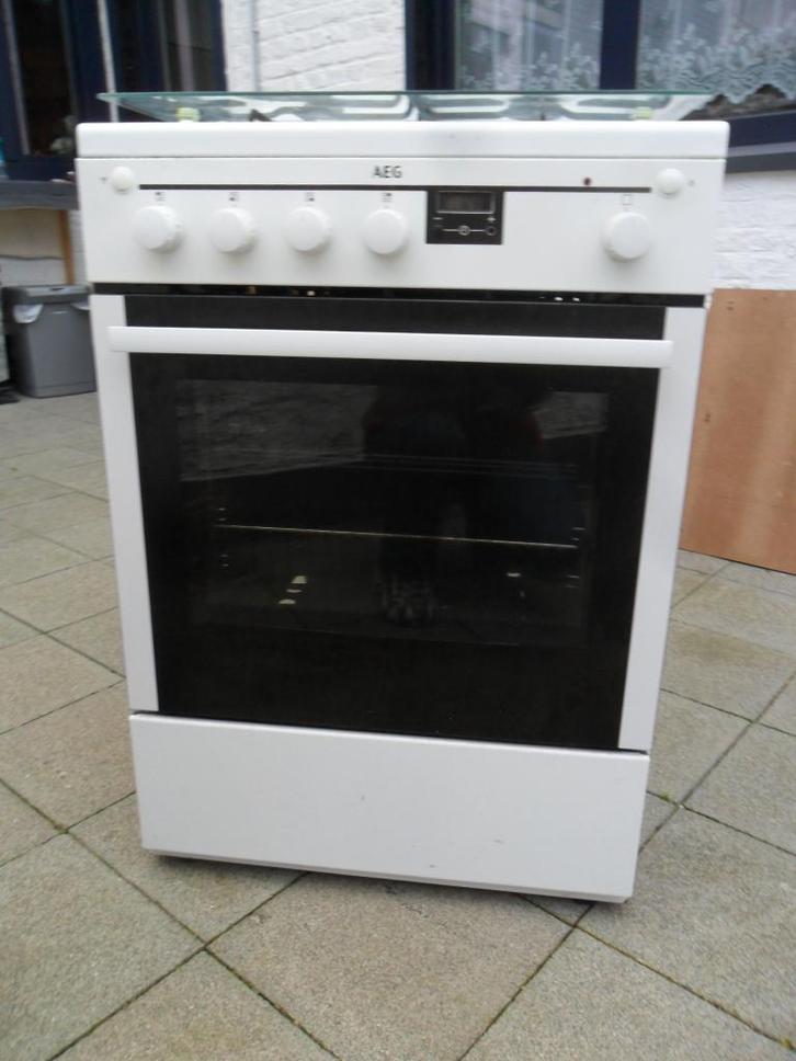 Cuisinière au gaz - AEG, Elektronische apparatuur, Fornuizen, Gebruikt, Tussenbouw, Gas, 4 kookzones, 85 tot 90 cm, 45 tot 60 cm