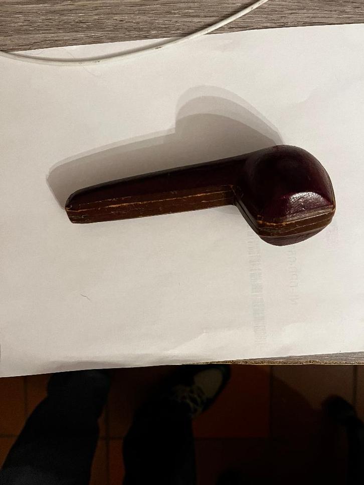 pure Ambre pijp in leren pijpkoker  zeer zeldzaam en duur, Verzamelen, Rookartikelen, Aanstekers en Luciferdoosjes, Zo goed als nieuw