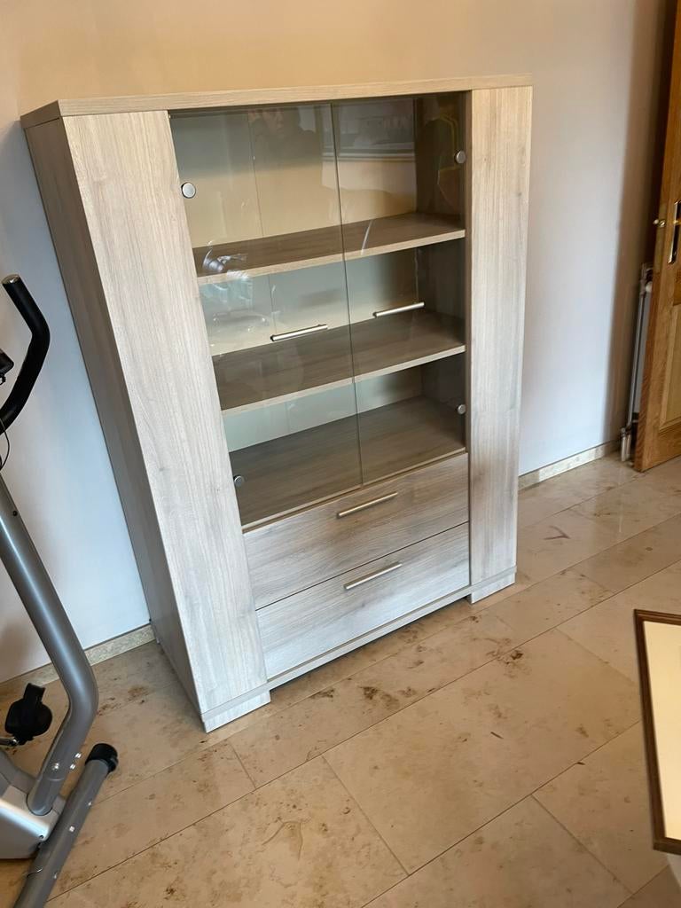 Tout est gratuit, Enlèvement