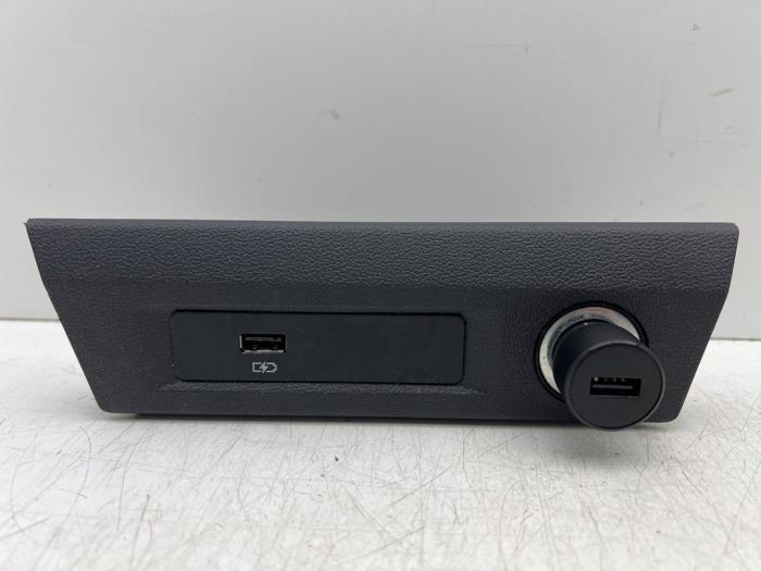 Prise 12 Volts d'un Audi A1, Autos : Pièces & Accessoires, Électronique & Câbles, -, 3 mois de garantie, Audi, Utilisé