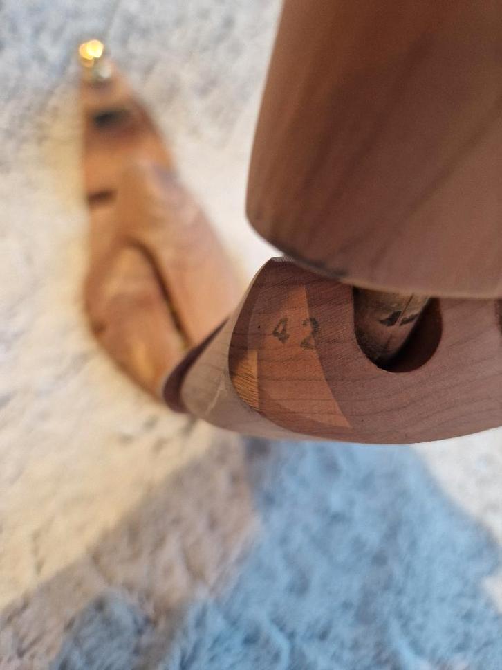 Paire d'embauchoirs bois de Cèdre Loding - T42, Vêtements | Hommes, Chaussures, Porté, Chaussures à lacets, Brun, Envoi