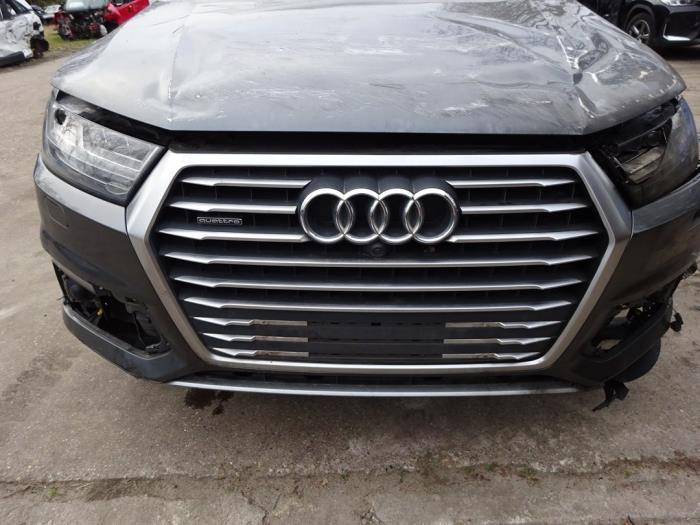 Calandre d'un Audi Q7, Autos : Pièces & Accessoires, Carrosserie & Tôlerie, Audi, Utilisé, 3 mois de garantie, Enlèvement ou Envoi