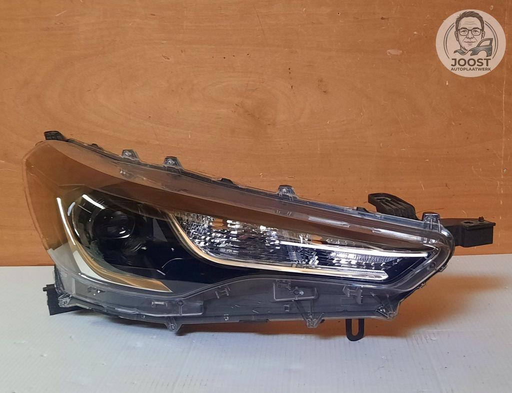 Koplamp rechts LED Toyota Corolla Cross v.a 2022 81130-16830, -, Origine de la pièce connue, Toyota, Utilisé