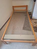 Eénpersoonsbed met matras, Huis en Inrichting, Slaapkamer | Bedden, Ophalen, Gebruikt, Houten bed, 200 cm