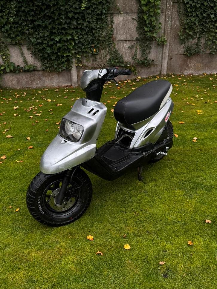 Yamaha booster, Fietsen en Brommers, Scooters | Yamaha, Tweetakt, Ophalen