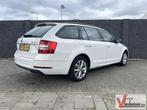Skoda Octavia Combi 1.0 TSI Greentech Ambition Business DSG, Auto's, Skoda, Automaat, Zwart, Wit, Bedrijf