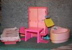 Lot Mattel Barbie meubels met keuken-en kapsalonaccescoires, Enfants & Bébés, Jouets | Poupées, Enlèvement ou Envoi, Utilisé, Barbie