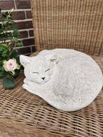 Poes liggend, tuinbeeld , beton, Tuin en Terras, Ophalen of Verzenden, Nieuw, Beton, Dierenbeeld