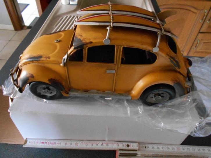 Metalen VW kever schaalmodel met surfplanken (31cm), Verzamelen, Automerken, Motoren en Formule 1, Nieuw, Auto's, Ophalen of Verzenden