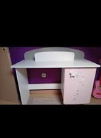 Bureau fille, Enlèvement, Fille