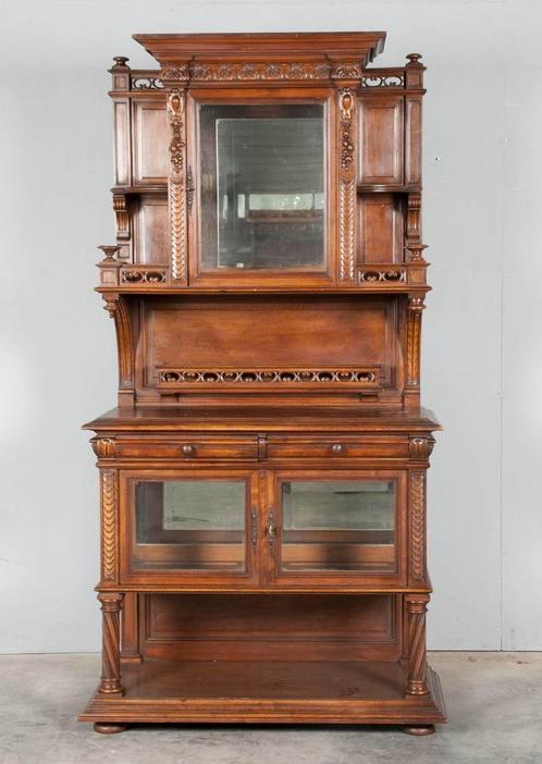 Henri II noten kast / Argentier, Antiek en Kunst, Antiek | Meubels | Kasten, Ophalen