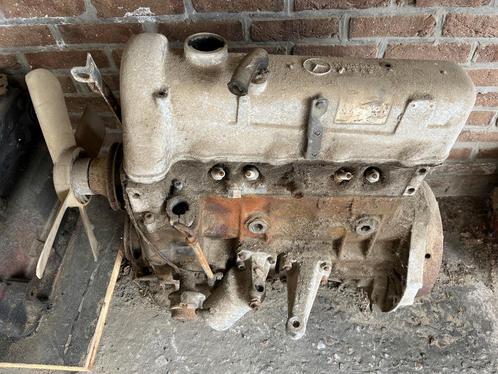 Mercedes W115 200 Benzine - Motor, Auto-onderdelen, Motor en Toebehoren, Mercedes-Benz, Oldtimer onderdelen, Gebruikt, Ophalen