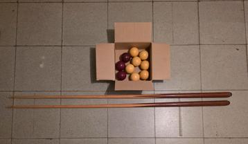 2x biljart keu 470 en 500 gr en 10 ballen beschikbaar voor biedingen