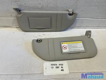 toyota aygo rechts links zonnescherm 2005-2014 beschikbaar voor biedingen