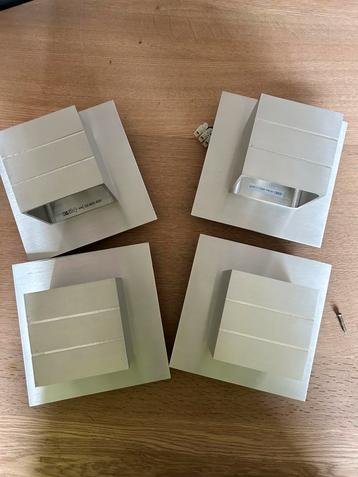 4 wandlampen  beschikbaar voor biedingen