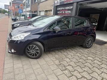 Peugeot 208 1200cc benzine 60000km 1e hoofdcarnet Peugeot beschikbaar voor biedingen
