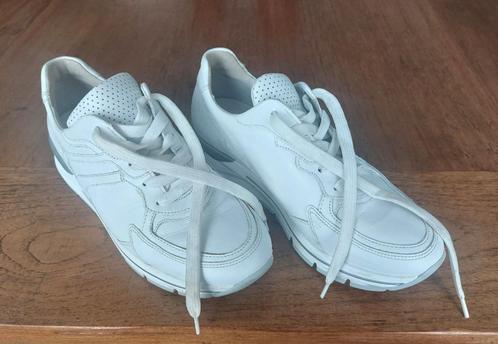 Sneakers van Gabor. Maat: 4½. Kleur: wit. Dames sneakers., Vêtements | Femmes, Chaussures, Comme neuf, Sneakers et Baskets, Blanc