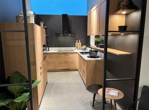 Keuken, Huis en Inrichting, Keuken | Complete keukens, Nieuw, Hoekkeuken, Bruin, Kunststof, Ophalen