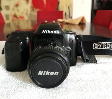 Appareil photo Nikon  F50 reflex argentique disponible aux enchères