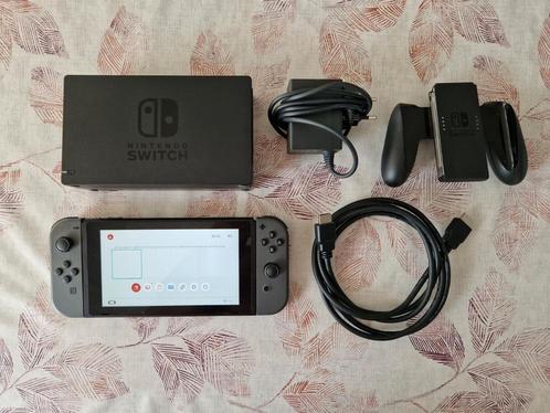 Nintendo Switch V2 in zeer goede staat te koop., Games en Spelcomputers, Spelcomputers | Nintendo Switch, Zo goed als nieuw, Ophalen