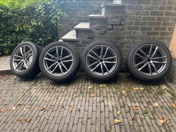 BMW M 18’ wielen met winterbanden in nieuwstaat beschikbaar voor biedingen