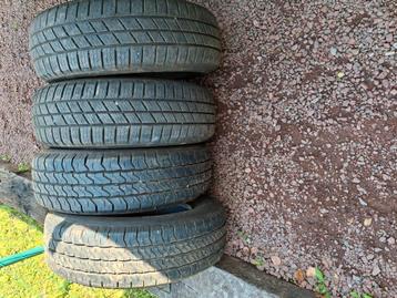 4 superbe bon pneus pour Camionnette 195 / 70 R 15 prix 120  beschikbaar voor biedingen
