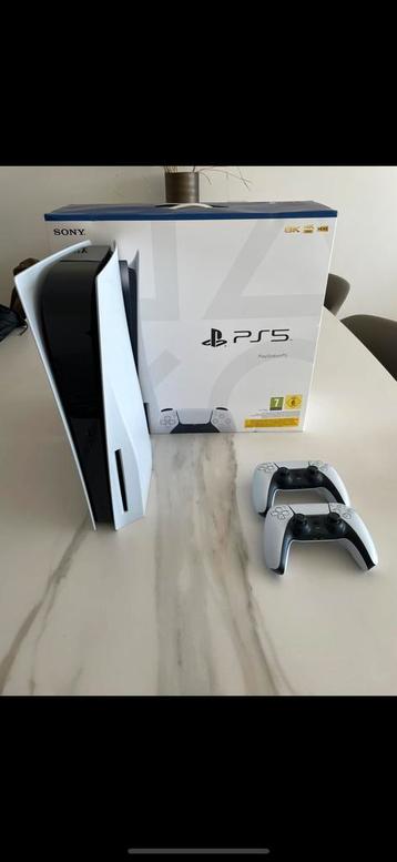 PS5 digital + 2 controllers beschikbaar voor biedingen
