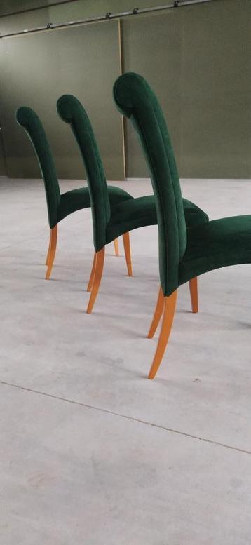 6 belles chaises confortables au design italien  disponible aux enchères