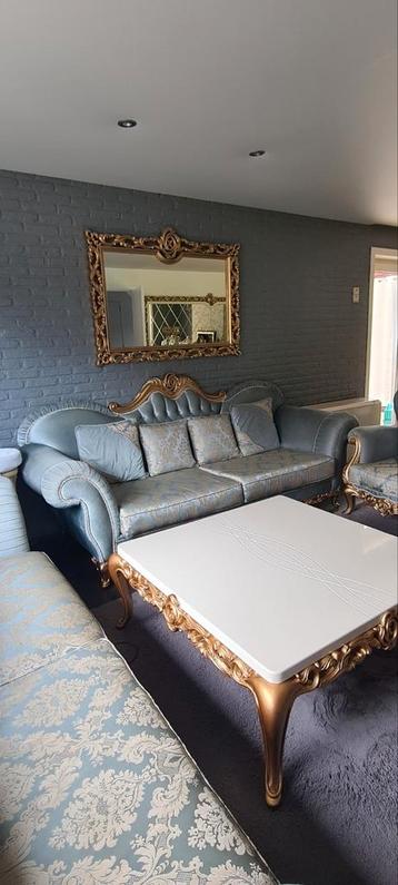 Complete salon te koop beschikbaar voor biedingen