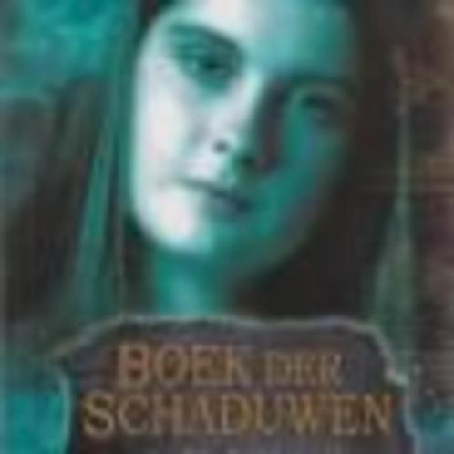 Wicca boek der schaduwen  Deel 1 Cate Tiernan 240 blz, Boeken, Fantasy, Zo goed als nieuw, Ophalen of Verzenden