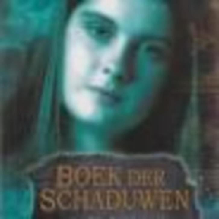Wicca boek der schaduwen  Deel 1 Cate Tiernan 240 blz, Boeken, Fantasy, Zo goed als nieuw, Ophalen of Verzenden