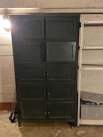 Armoire à 10 compartiments (10 petites portes) beschikbaar voor biedingen
