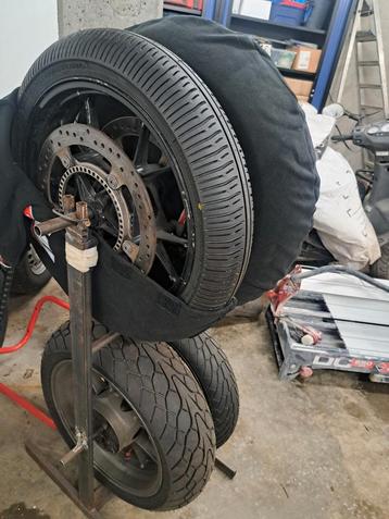 2 velgensetten circuit beschikbaar voor biedingen
