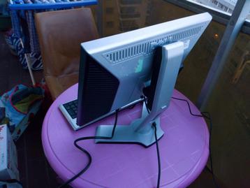 DELL 17" HDMI VGA PC-BEELDSCHERM beschikbaar voor biedingen