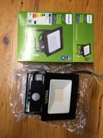 verlichting spot met sensor, Huis en Inrichting, Lampen | Spots, Ophalen of Verzenden, Nieuw, KLASSIEK, Plafondspot of Wandspot
