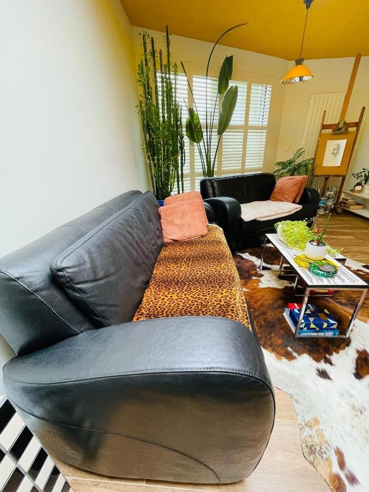 Mooie zwarte lederen salon: 2-zit + 3-zit, Huis en Inrichting, Zetels | Zetels, Gebruikt, Rechte bank, Overige maten, 150 tot 200 cm