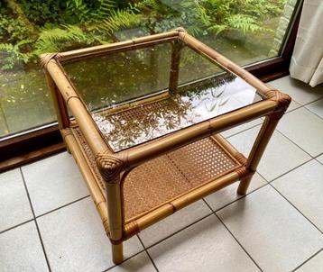 Rotan bijzettafel /salontafel beschikbaar voor biedingen