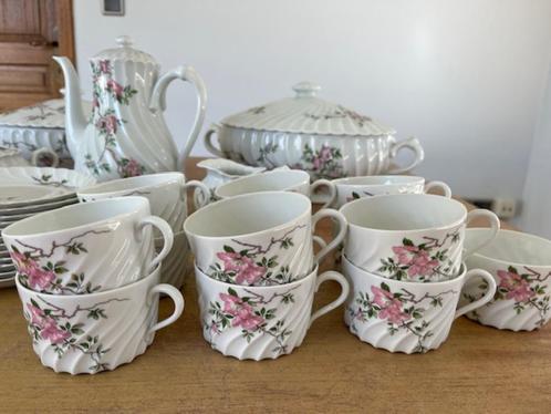 Koffieservies - Limoges - bloemmotief, Huis en Inrichting, Keuken | Servies, Zo goed als nieuw, Kop(pen) en/of Schotel(s), Overige stijlen