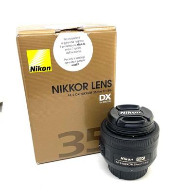 Nikon AF-S DX NIKKOR 35mm f/1.8G beschikbaar voor biedingen