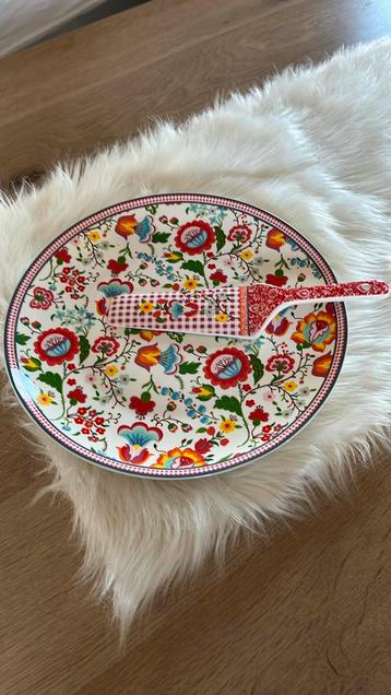 Plateau et pelle a tarte neuf beschikbaar voor biedingen