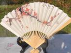 éventail balsa et papier decor asiatique (2), Collections, Enlèvement ou Envoi, Comme neuf