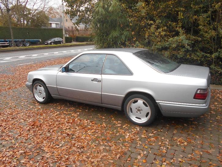 Mercedes 2.2 E Klasse Coupe W124 Automaat Airco Rijd Perfect, Auto's, Mercedes-Benz, Particulier, E-Klasse, ABS, Adaptieve lichten