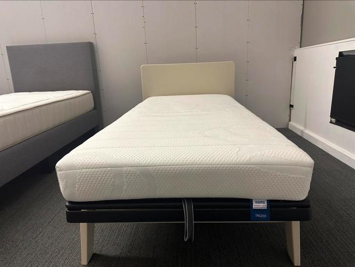 Auping original bed 90x200 Elektrisch voor €850, Huis en Inrichting, Slaapkamer | Bedden, Nieuw, Eenpersoons, 90 cm, 200 cm, Verstelbaar
