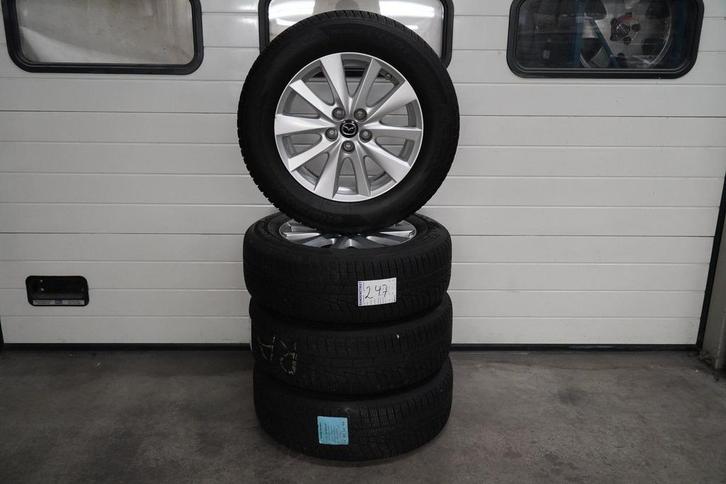 Mazda CX-5 225/65 R17 Hankook Winter ICept Evo 2 / DOT 3518, Auto-onderdelen, Banden en Velgen, Banden en Velgen, Winterbanden