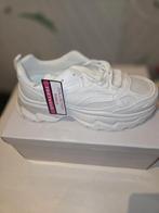 Baskets blanches neuves femme – jamais portées