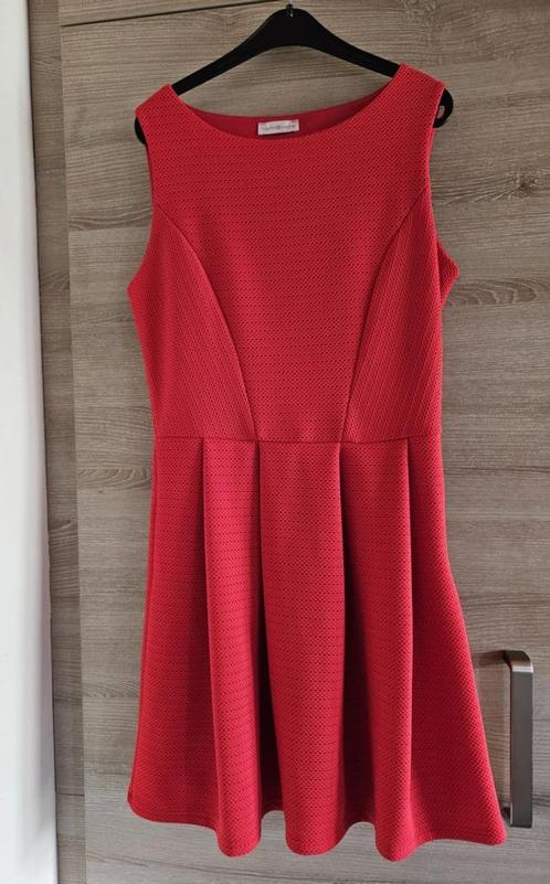 Robe de sortie CACHE CACHE rouge taille 38 ou M, Kleding | Dames, Jurken, Zo goed als nieuw, Maat 38/40 (M), Rood, Knielengte