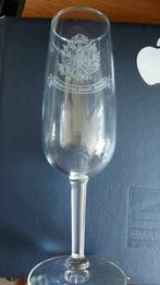 Champagne fluitglas gilde Confraternitas Sancti Hermetis, Antiek en Kunst, Ophalen of Verzenden