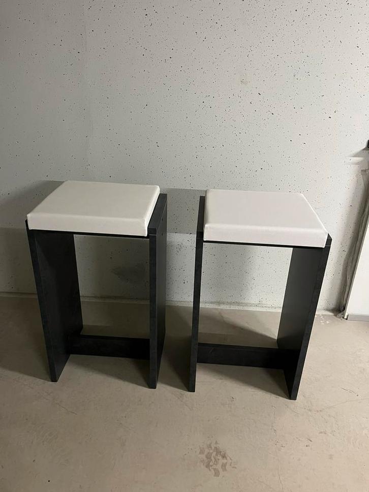 Set van 2 hoge stoelen/barkrukken, Huis en Inrichting, Barkrukken, Zo goed als nieuw, 60 tot 90 cm, Leer, 2 krukken, Ophalen