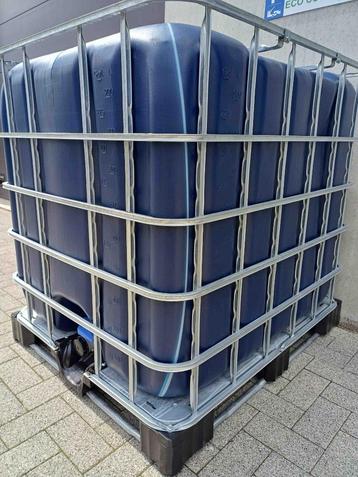 Cuve IBC 1000 litres Bleu avec jaujes occastion rénovée disponible aux enchères