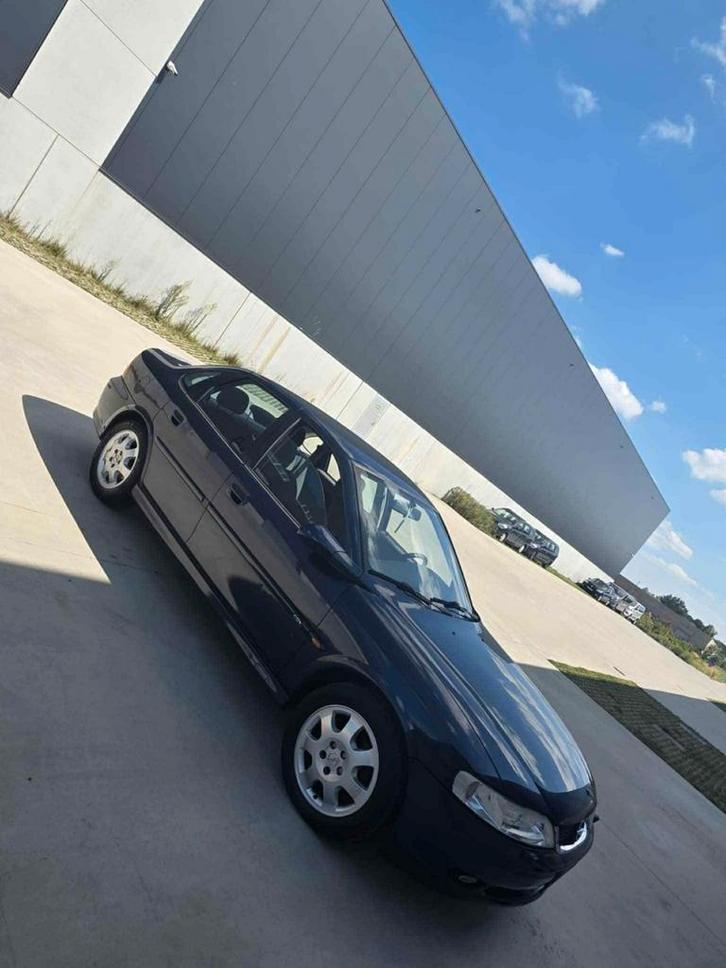 Opel Vectra 1.8i Gekeurd voor Verkoop met Car-pass., Auto's, Opel, Particulier, Vectra, ABS, Airbags, Airconditioning, Alarm, Boordcomputer